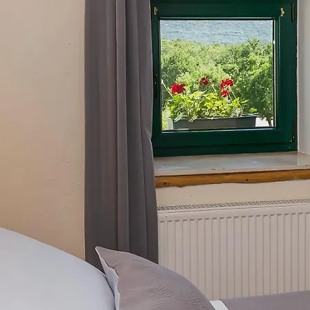Ognjistar In The Hinterland Of Makarska Riviera Ferienhaus Zmijavci