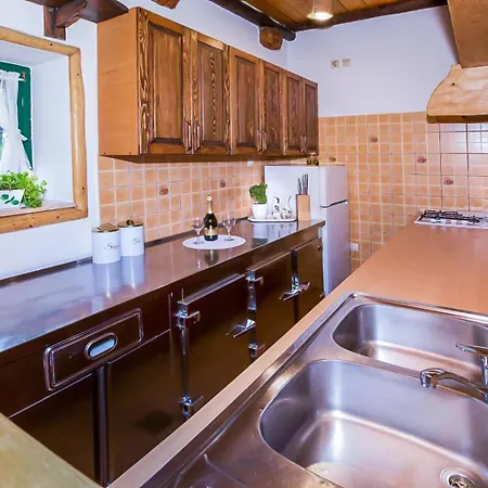 Ferienhaus Ognjistar In The Hinterland Of Makarska Riviera *