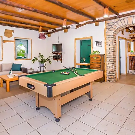 Ognjistar In The Hinterland Of Makarska Riviera Ferienhaus
