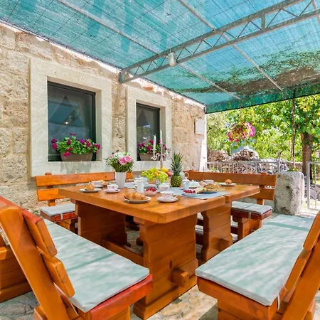 Ognjistar In The Hinterland Of Makarska Riviera Ferienhaus *